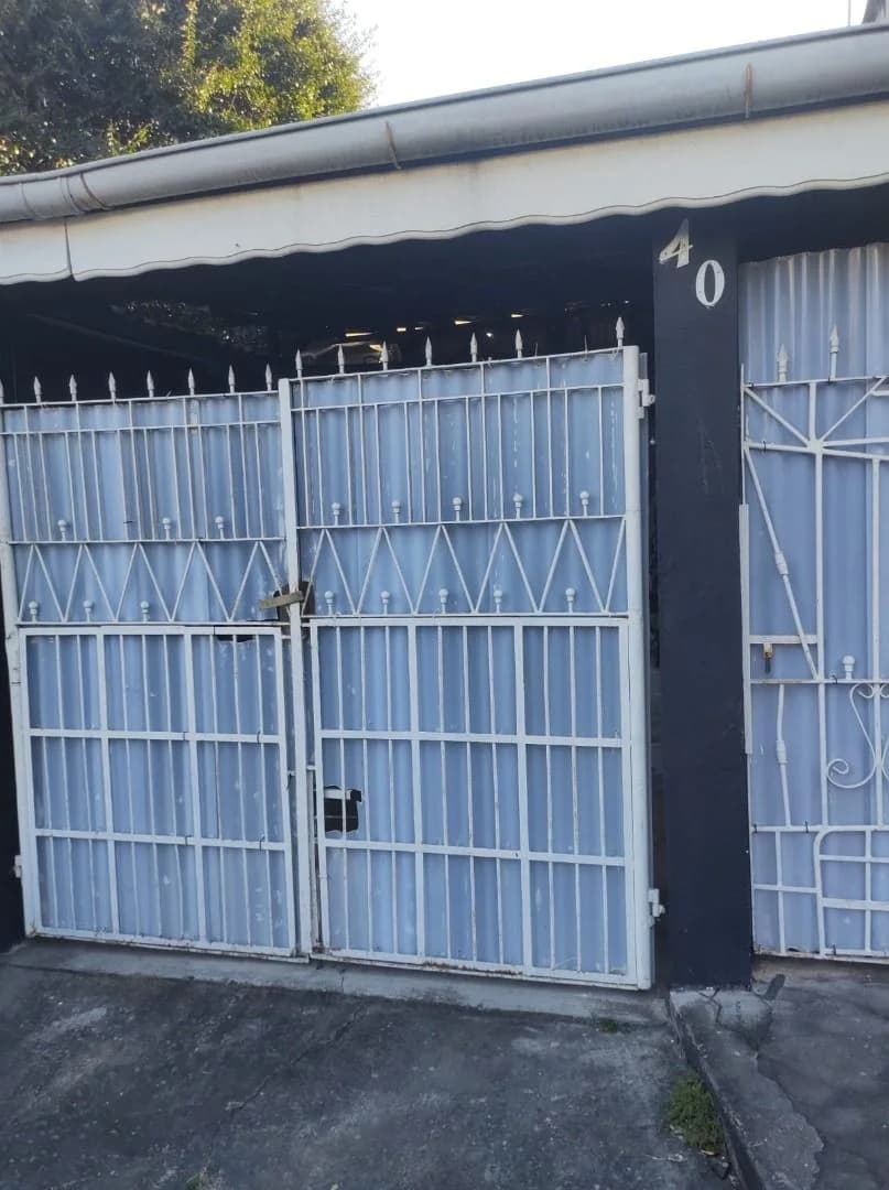2 terrenos com casas antiga, bom pra quem constrói, pra renda, cada um tem 8x24 com documentos, 192 m² por R$ 638.297 - Vila Ede - São Paulo/SP