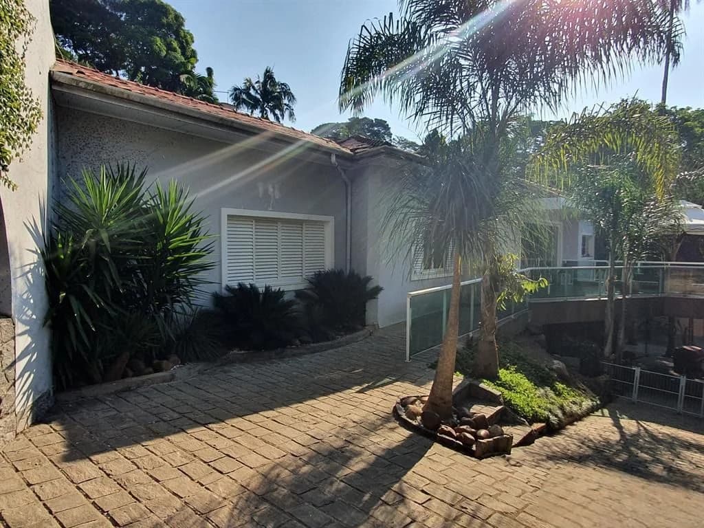 Casa com 3 dormitórios à venda, 500 m² por R$ 2.978.723,89 - Tremembé - São Paulo/SP